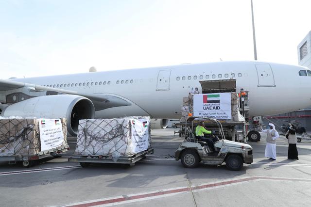 破冰！阿联酋客机去除涂装降落以色列！为巴勒斯坦带去医疗物资