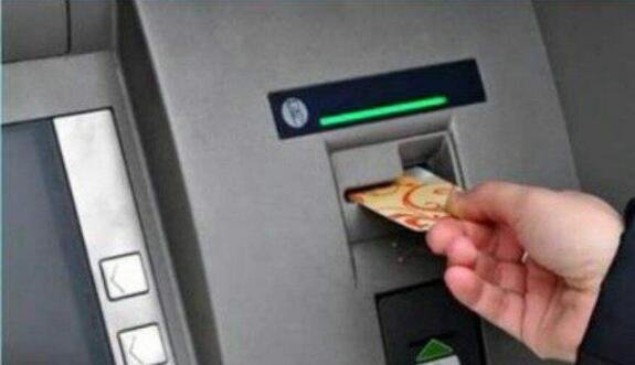 自动取款机怎么取钱视频教程 自动取款机取钱注意事项