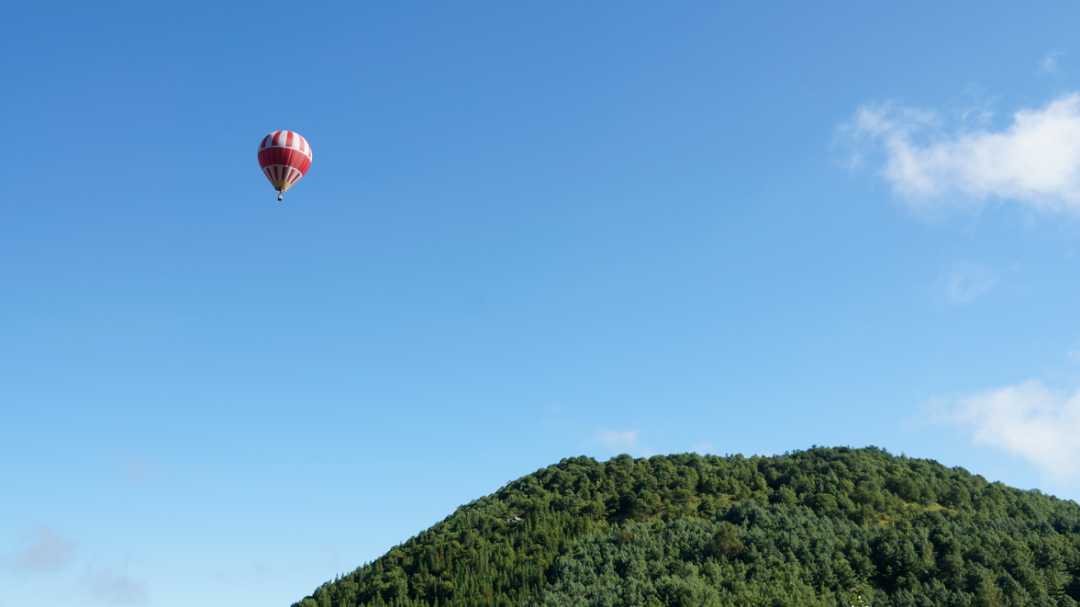 痛心！云南腾冲热气球致人坠亡！