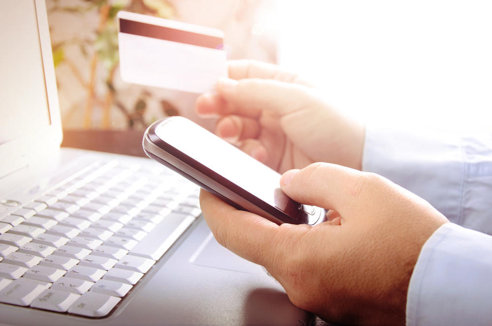 给“老人机”开手机银行，骗子转走近百万、银行被判担责