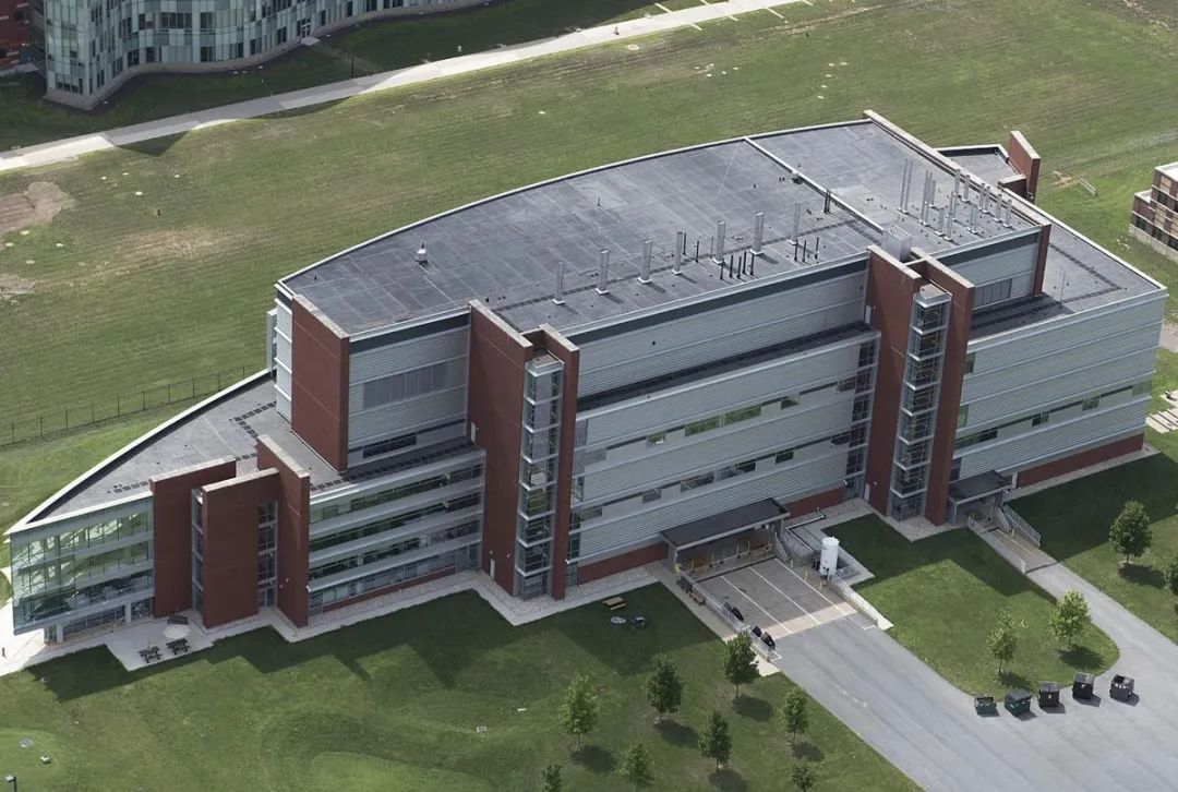 美国泄漏新冠病毒实锤？“战时状态”下，这个地方值得回看！