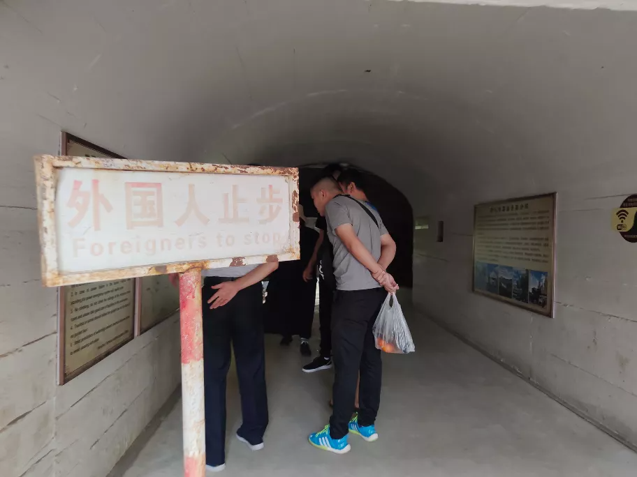 美国泄漏新冠病毒实锤？“战时状态”下，这个地方值得回看！