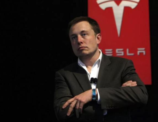 马斯克改头衔科技之王的目的是什么，马斯克的身价是多少，马斯克旗下有几家公司