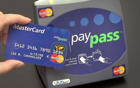 三星与万事达合作推出内置指纹识别支付卡