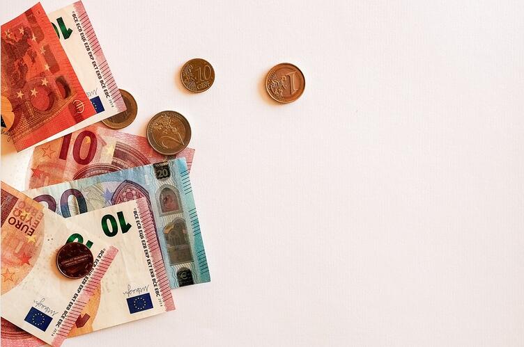 什么是信用卡？信用卡怎么用划算一些？