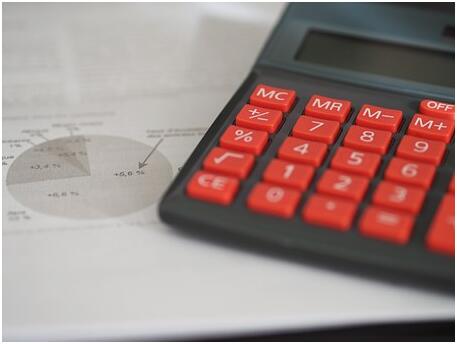 中国商业保险该不该买？医保卡买商业保险有什么要求吗？