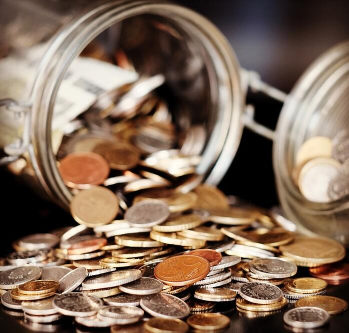 55岁买保险哪种最好？购买保险有哪些注意事项？