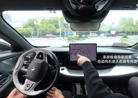 华为自动驾驶技术公开试乘，华为自动驾驶系统的主要特色是什么，华为概念股一览