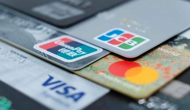 年负债十万，奇怪吗