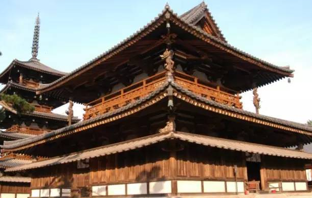 老人花21年将危房改成龙宫长啥样，中国古建筑有什么特点，古建筑有哪几种风格