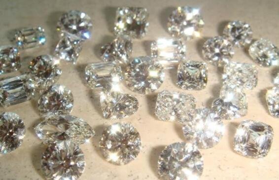 中国人造钻石产能约占全球一半是多少，全国产能到底有多大，天然钻石为什么那么贵呢