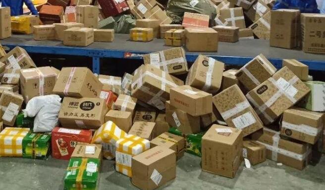 快递员真的月入过万吗，快递员一月到底能赚多少钱？