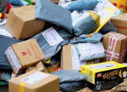 快递员真的月入过万吗，快递员一月到底能赚多少钱？