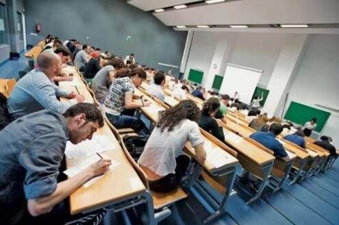 外国正在学习中文的人数超2000万，语言教育市场行情怎么样，外国人学中文的方式有哪些