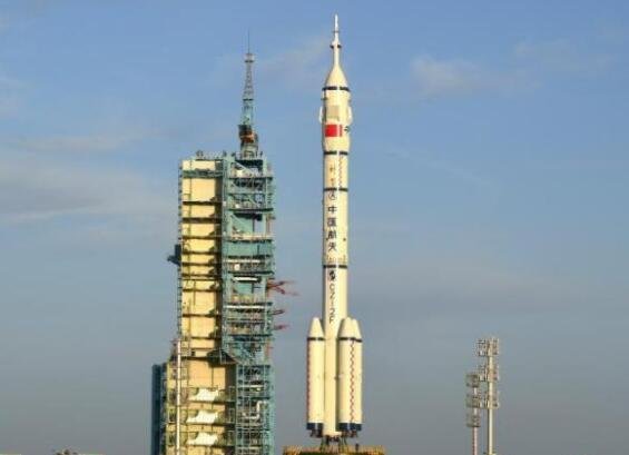 神舟十二号船箭组合体转运至发射区，选中的宇航员都有谁，神舟十二号载人飞船长啥样