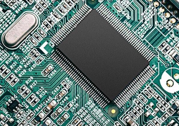 芯荒致近300万辆车停产是什么情况，是什么原因造成全球芯片荒，芯片为什么那么重要