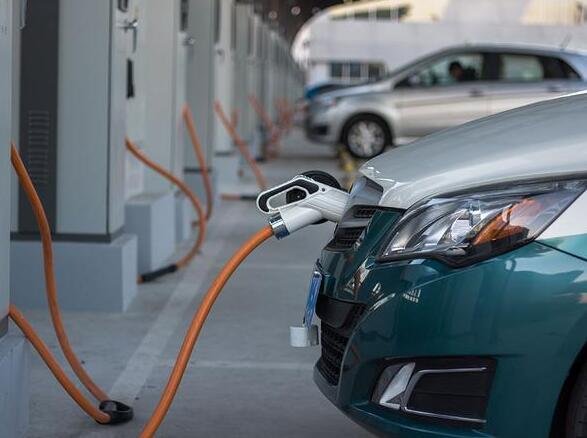 我国新能源汽车产销量连续六年全球第一及有哪些新能源汽车品牌，如何改变当前市场