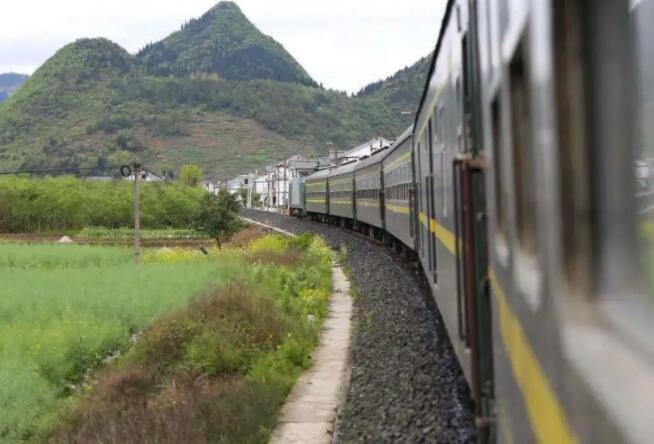 我国仍保留着81对公益慢火车，开通慢火车有什么意义，世界上最慢的火车是什么火车