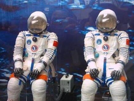 3名航天员将上太空驻留3个月，我国在役航天员有哪些，航天员的选拔条件是什么