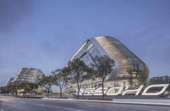 黑石拟以30亿美元收购SOHO中国是怎么回事，SOHO中国简介及潘石屹为什么要卖掉SOHO中国