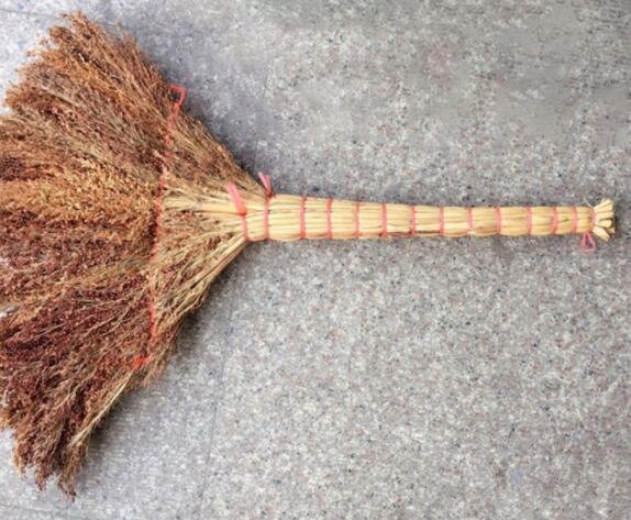 山东一村庄卖扫帚年产值超5千万是真的吗，扫帚是怎样产生的，笤帚和扫帚有什么区别