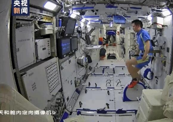 新一季太空生活剧透来了，三名航天员身体情况如何，是什么让空间站安全、便利