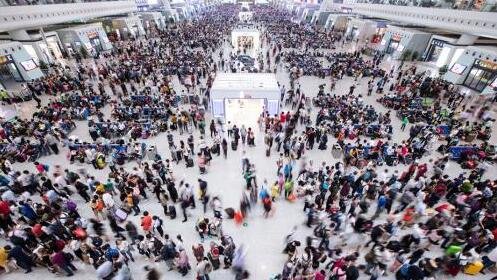 国庆火车票将开售，今年的火车票有哪些变化？抢火车票有哪些技巧？