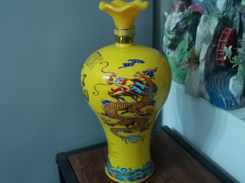 酒类股大幅回调 贵州茅台盘中一度失守1800元大关