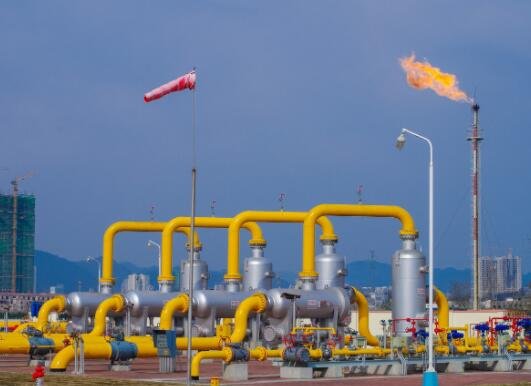 英国天然气价格飙升37%，具体是什么原因造成的，影响天然气价格的因素有哪些