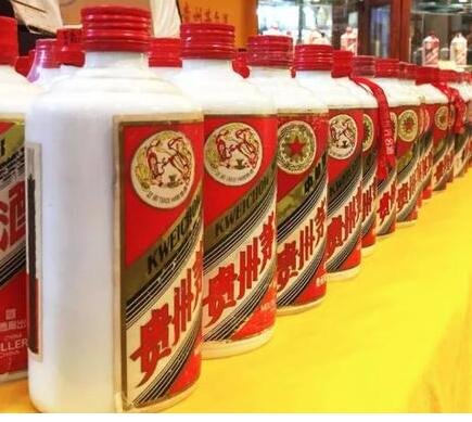 飞天茅台旺季价格挥别3000元，为什么飞天茅台那么贵，白酒概念股一览