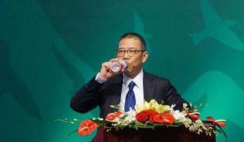 钟睒睒首次成为中国首富，今年的胡润百富榜和前几年的有什么变化？