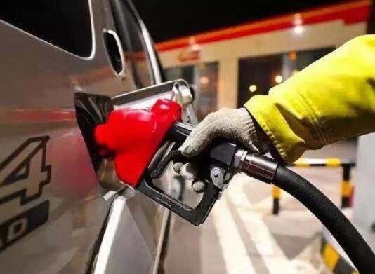 国内成品油二连跌或成定局具体是什么情况，国内成品油为什么下跌，油品概念股一览