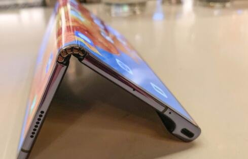 折叠屏手机明年有望迎爆发，为什么会出现爆发迹象，折叠屏手机目前的销量如何