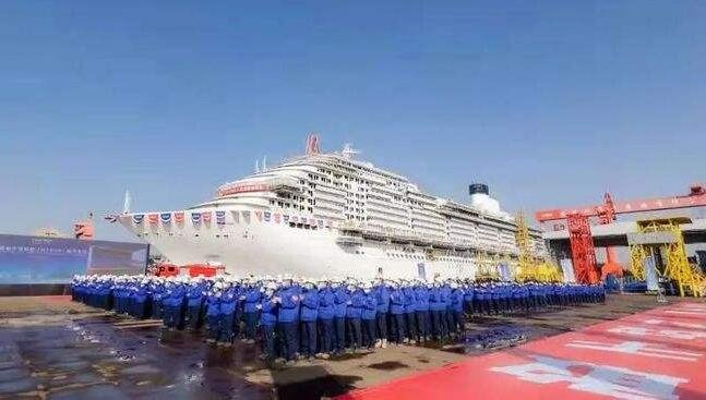 国产大型邮轮起浮，大型游轮相关知识内容，大型游轮旅游的的优势是什么？