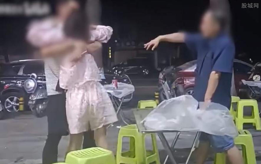 女子遭猥亵画面